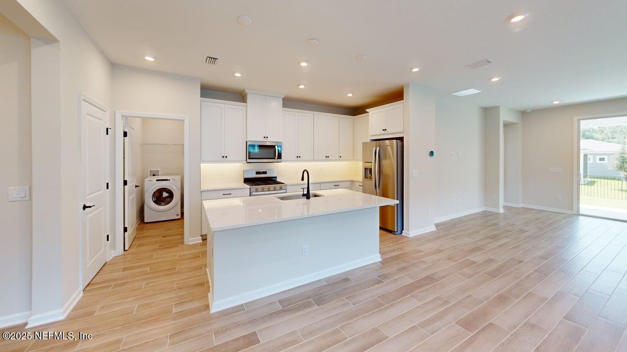 525 JUNIPER HILLS Drive, St. Johns