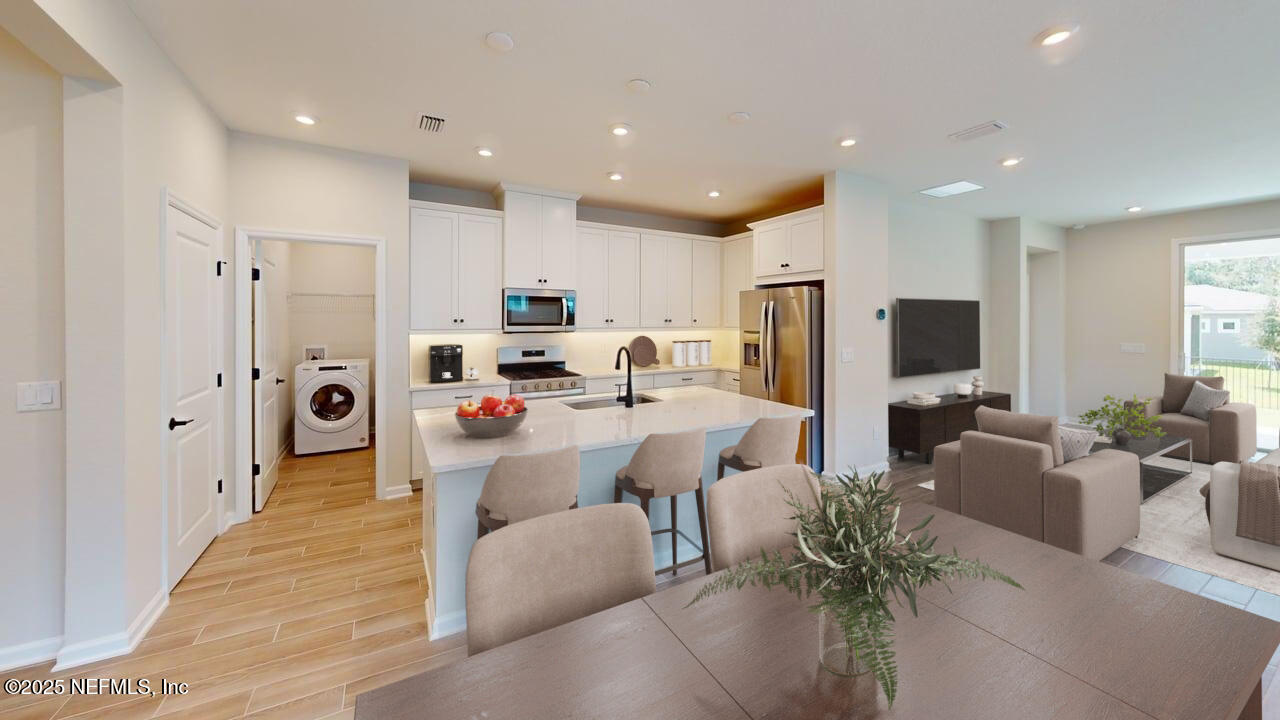 525 JUNIPER HILLS Drive, St. Johns