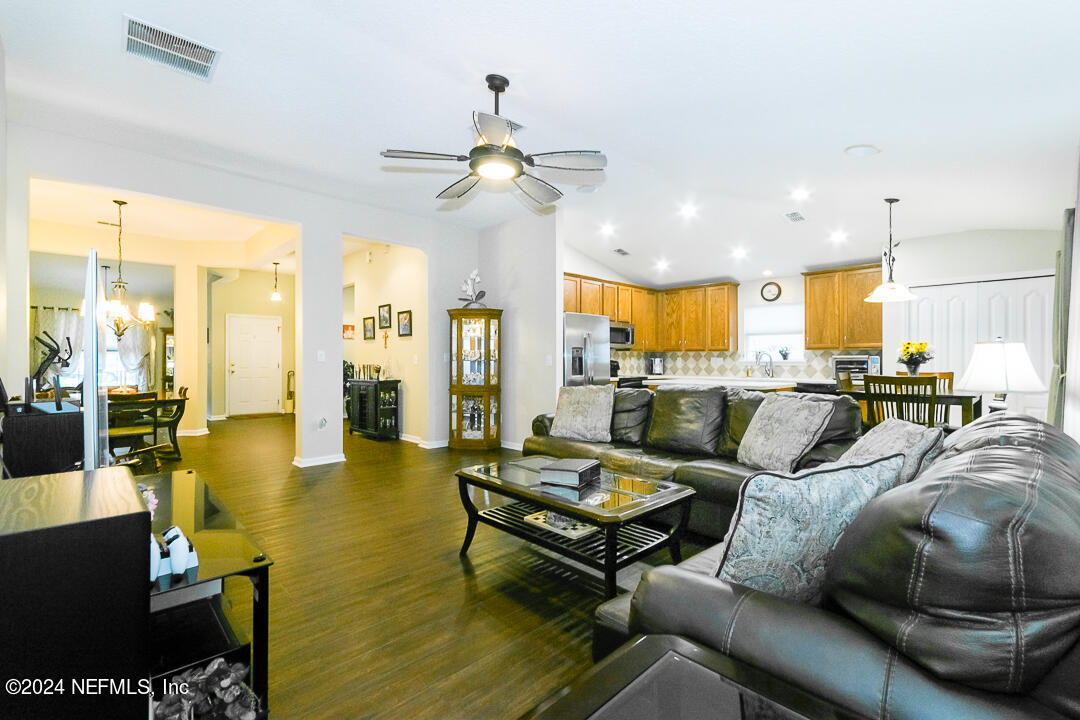 816 BONAPARTE LANDING Boulevard