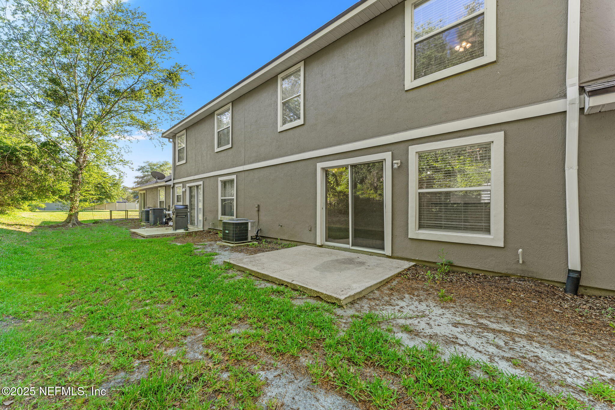 1605 VINELAND Circle, B