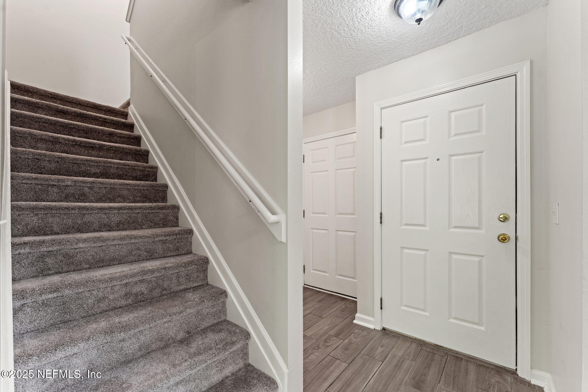 1605 VINELAND Circle, B