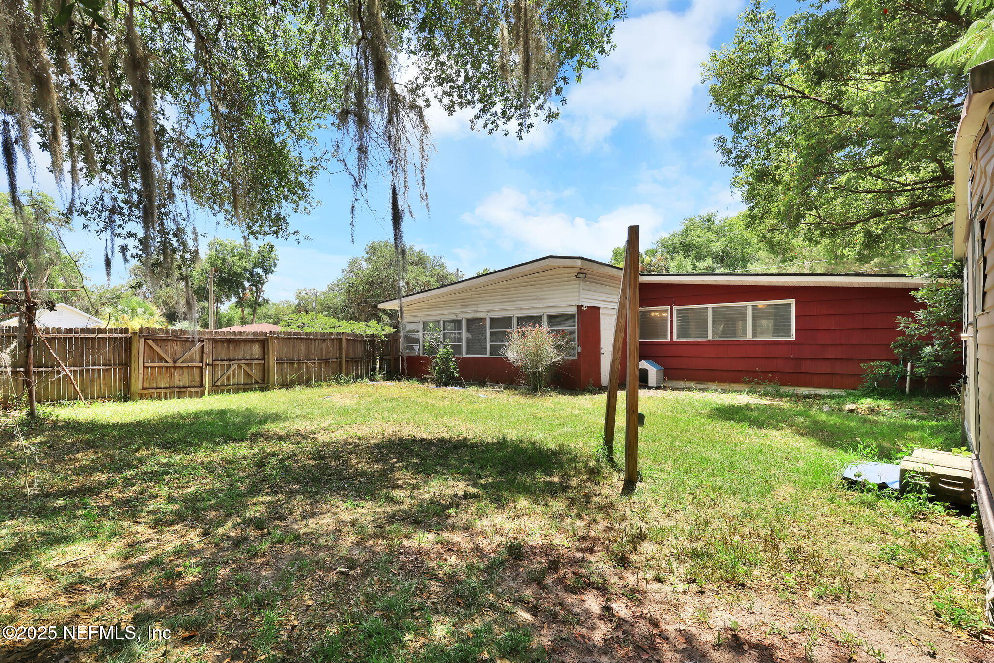 800 CYPRESS Avenue