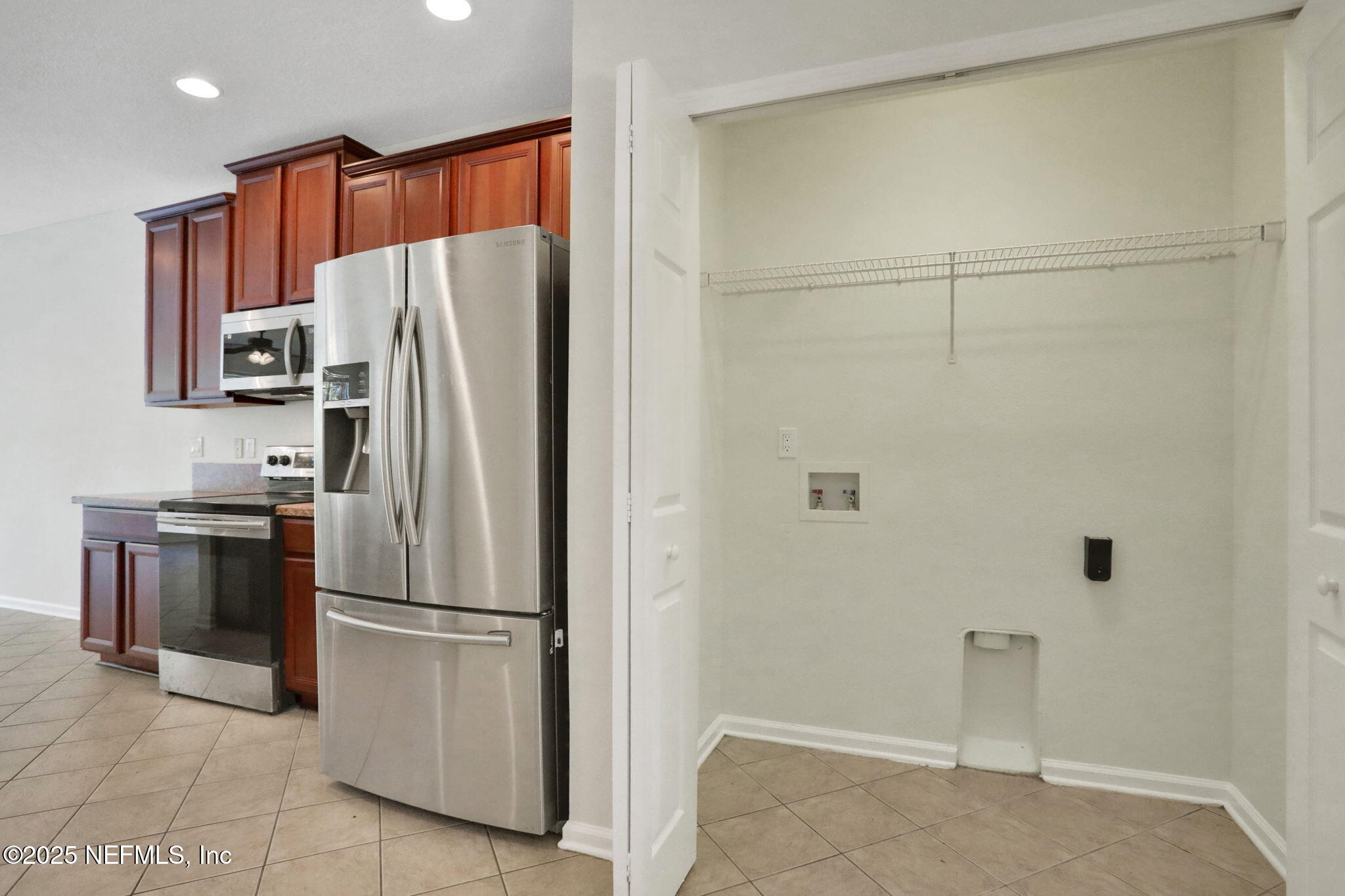 3875 BUCKTHORNE Drive, C