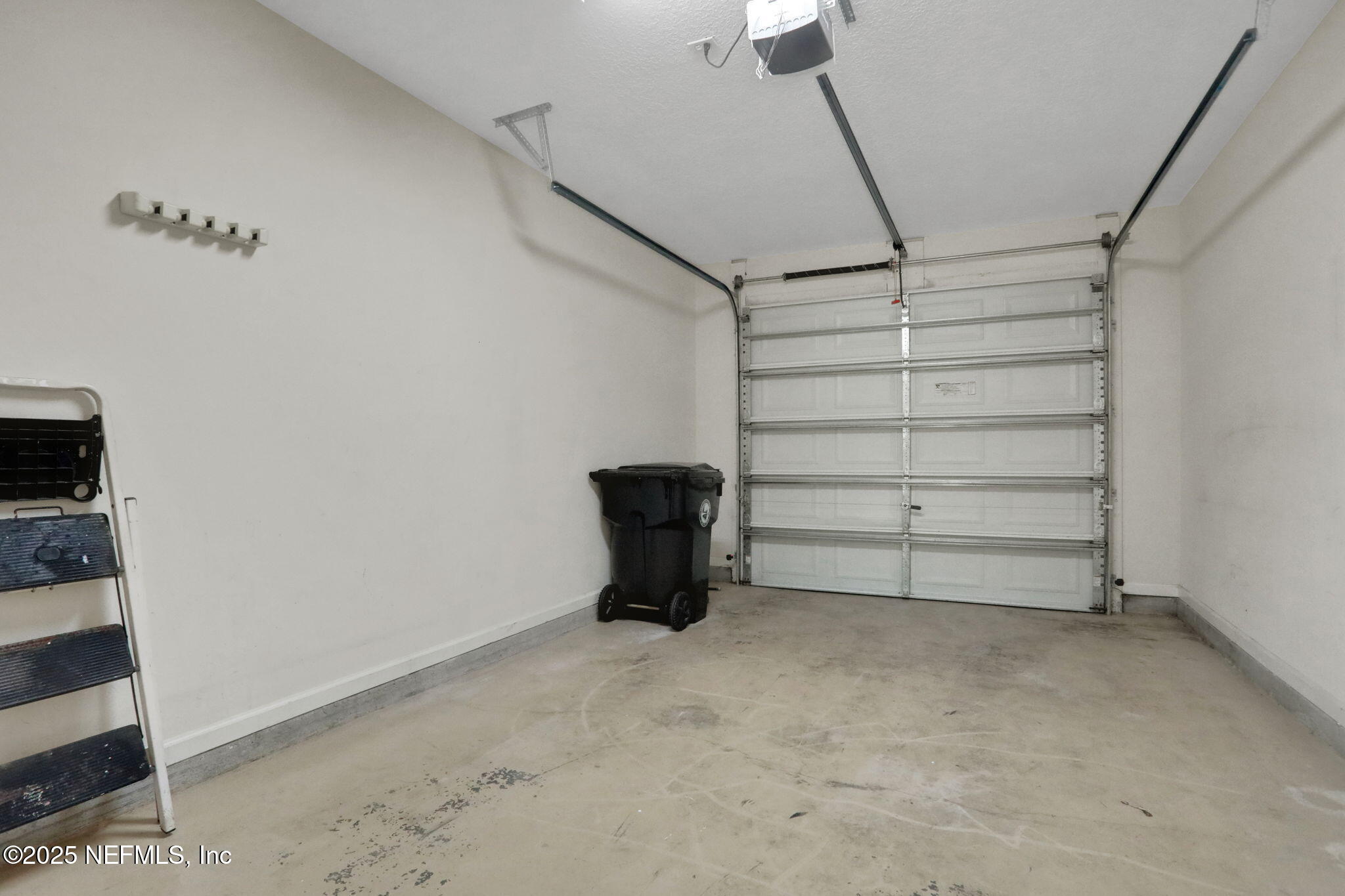 3875 BUCKTHORNE Drive, C