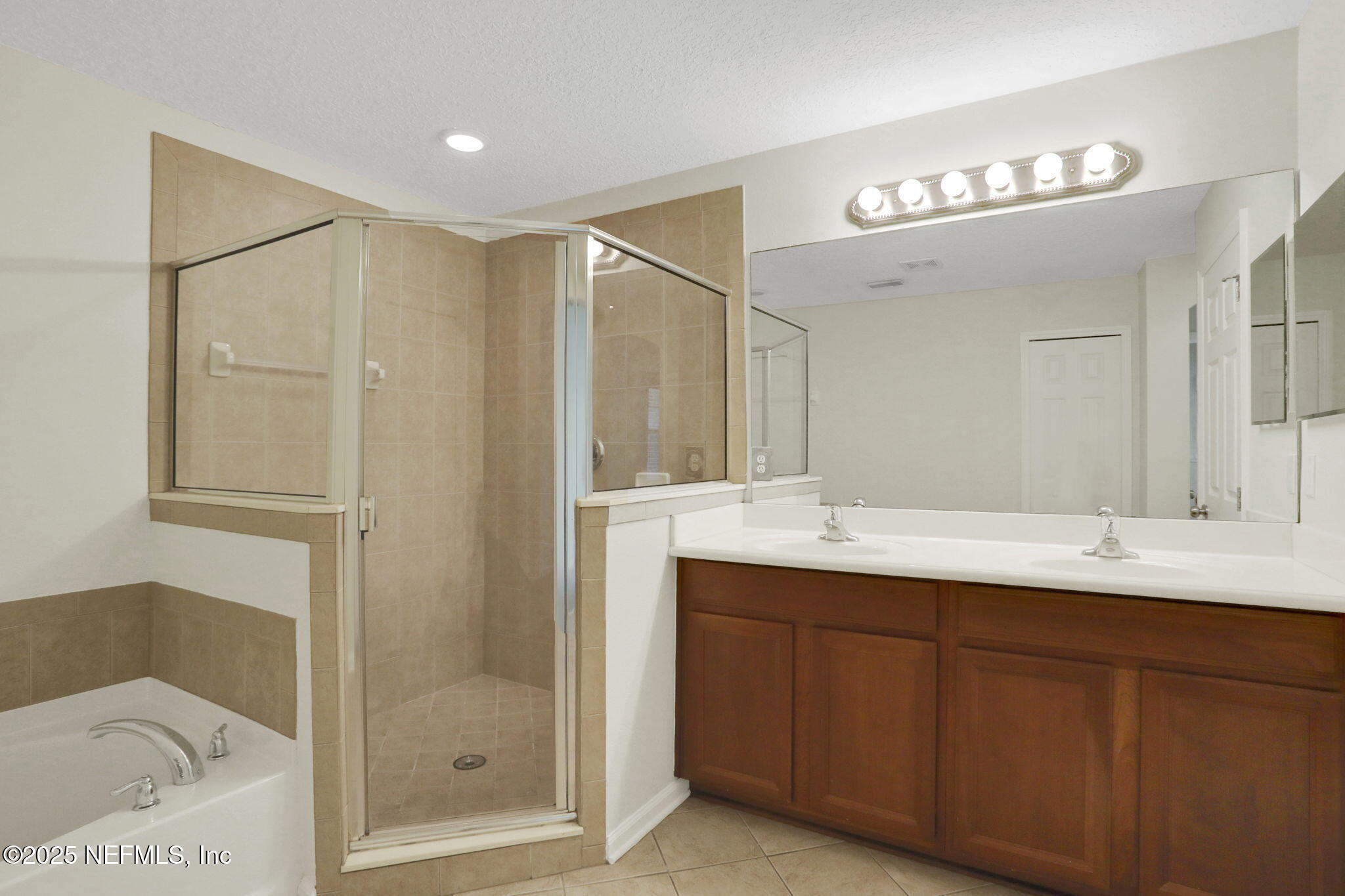 3875 BUCKTHORNE Drive, C