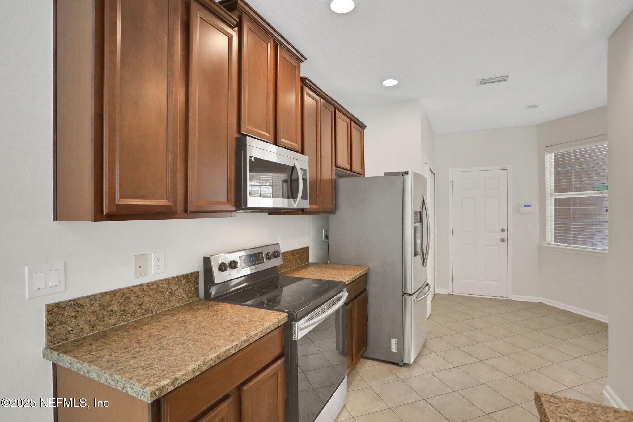 3875 BUCKTHORNE Drive, C