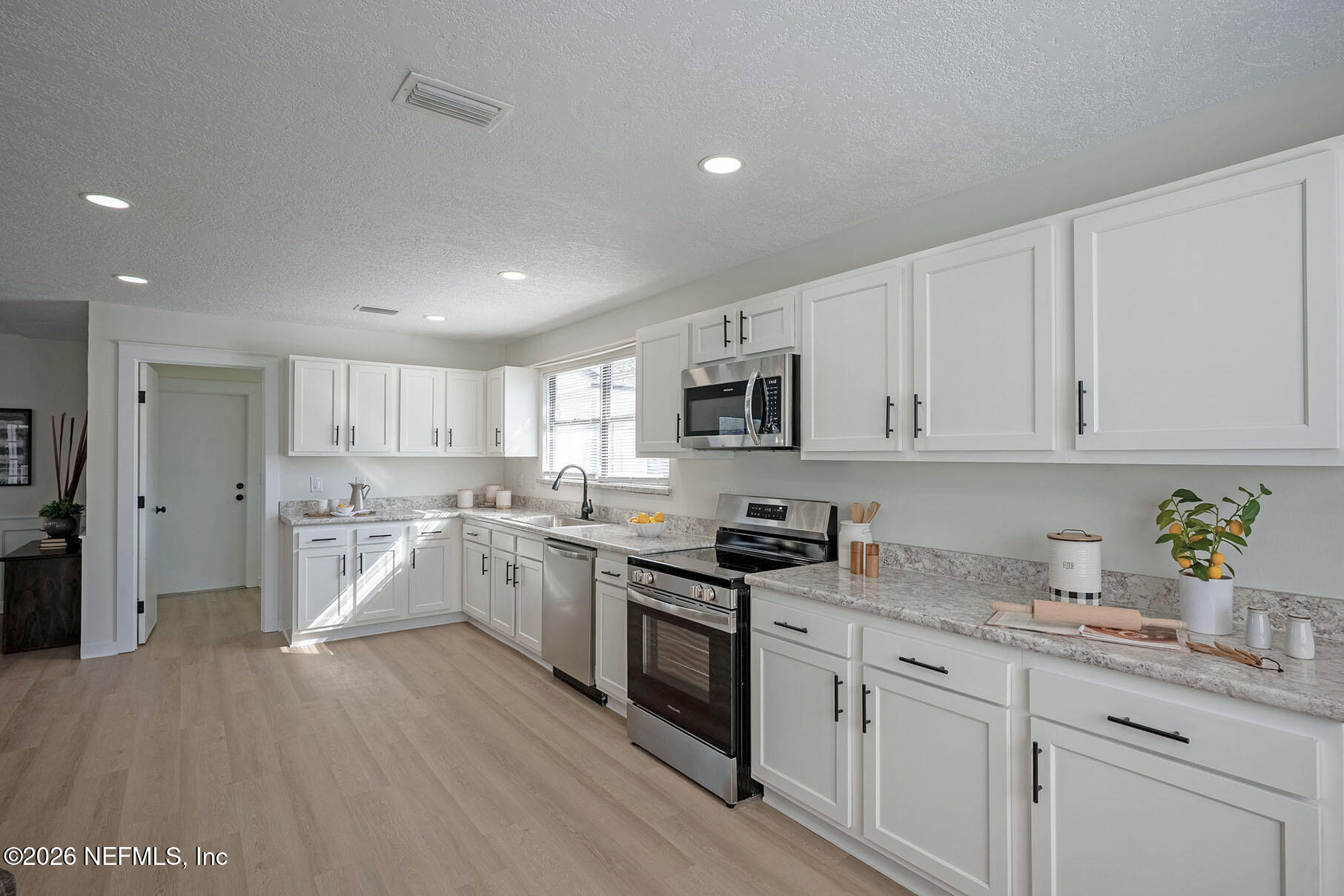 2451 RIDGECREST Avenue