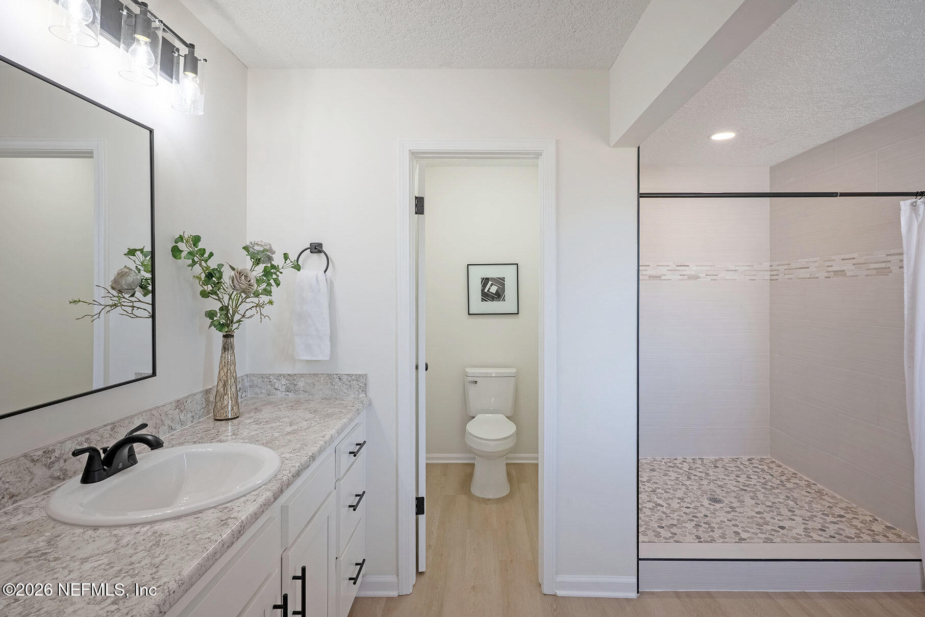 2451 RIDGECREST Avenue