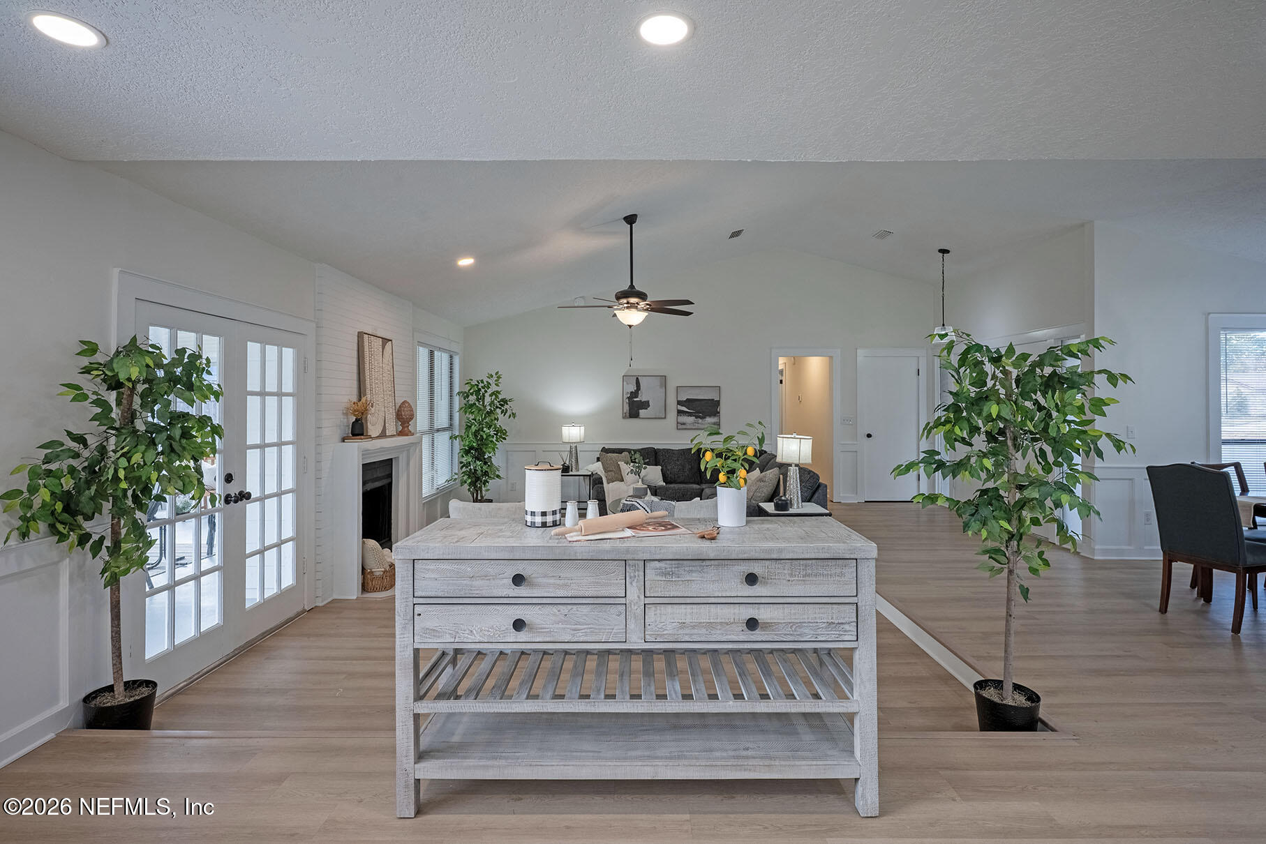 2451 RIDGECREST Avenue