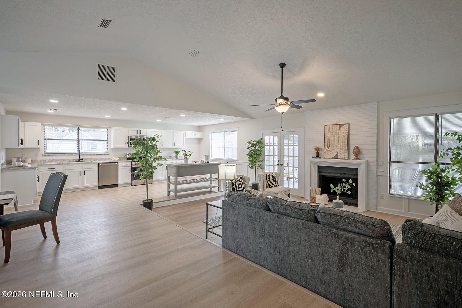 2451 RIDGECREST Avenue