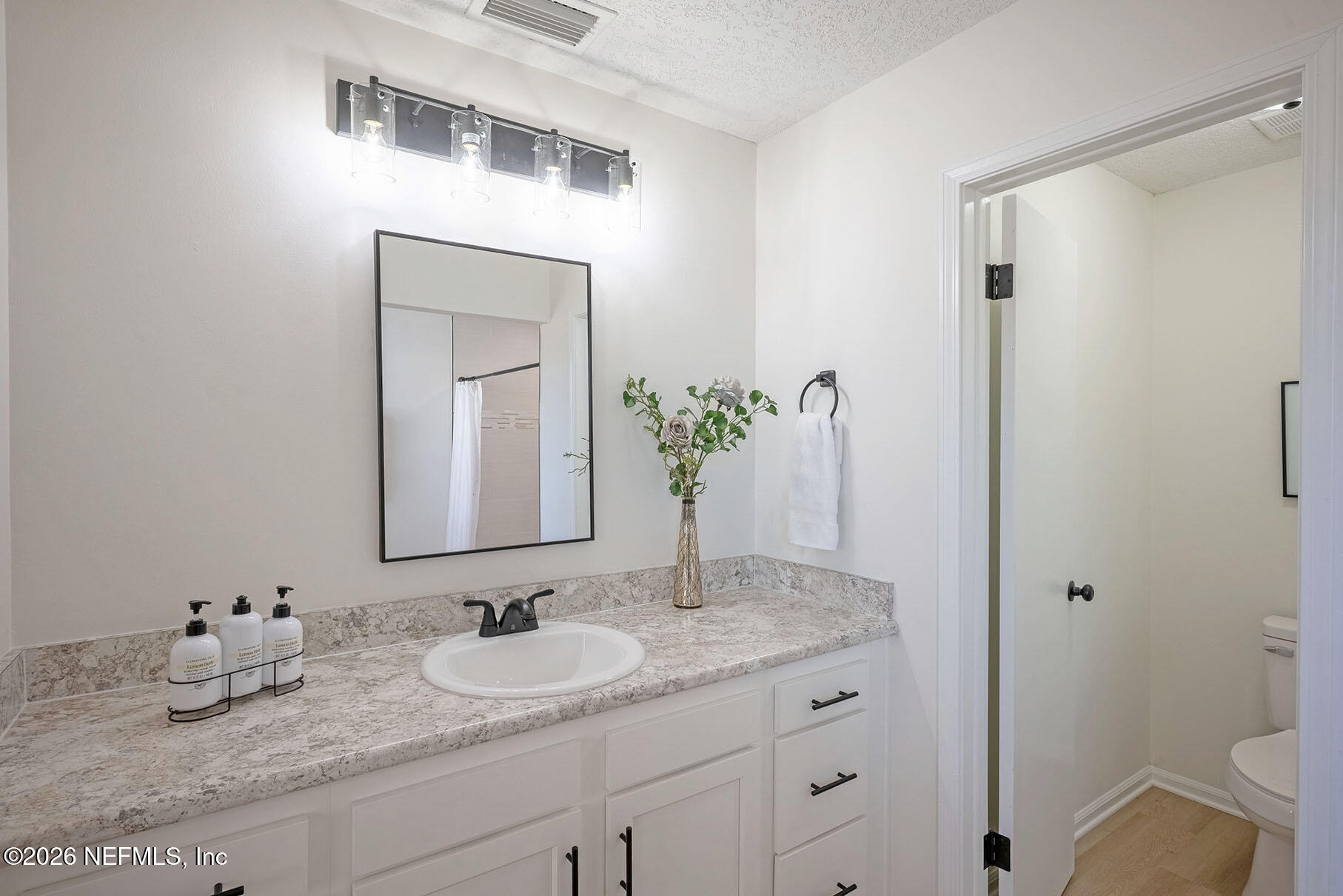 2451 RIDGECREST Avenue