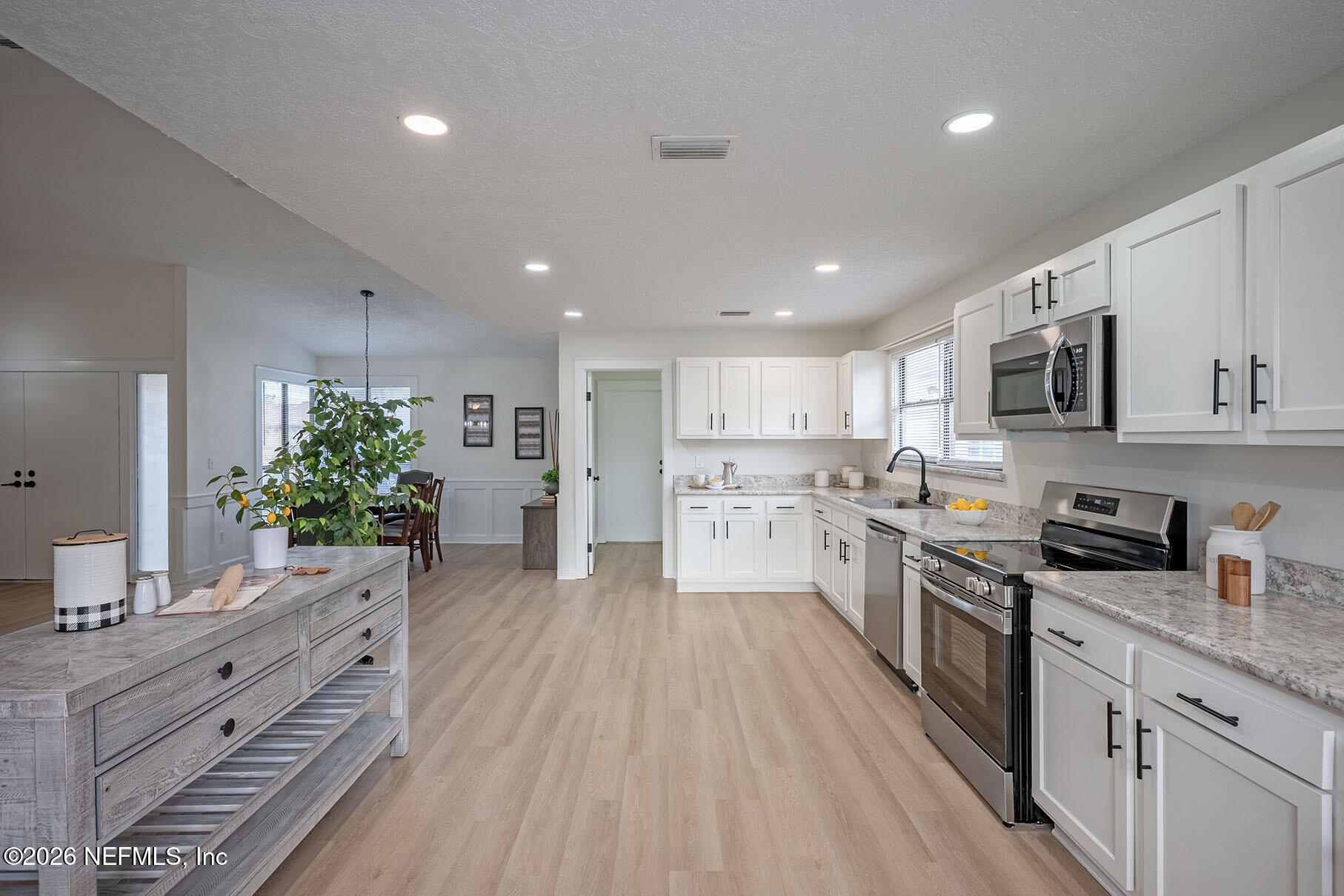 2451 RIDGECREST Avenue