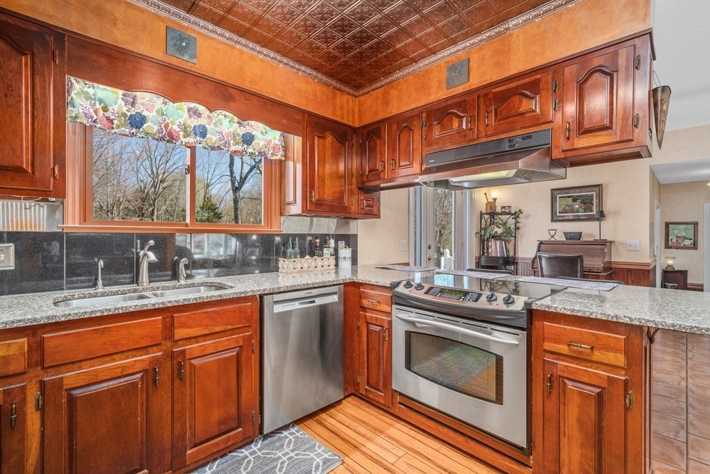 410 Petty Rd
