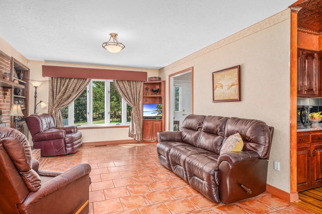 410 Petty Rd