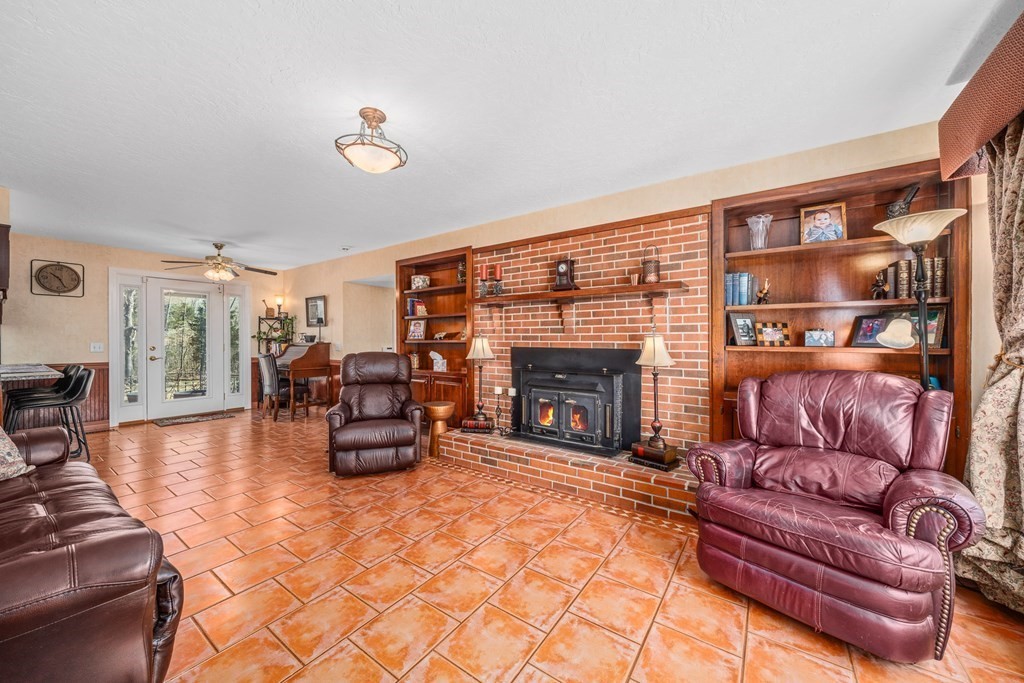 410 Petty Rd