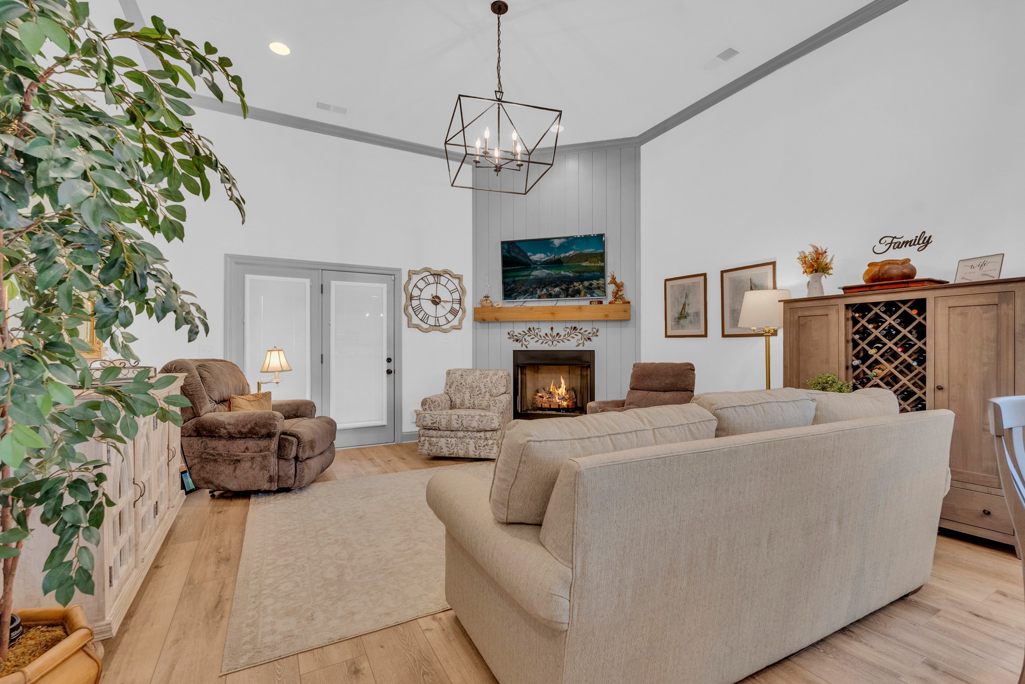 1558 John Galt Dr