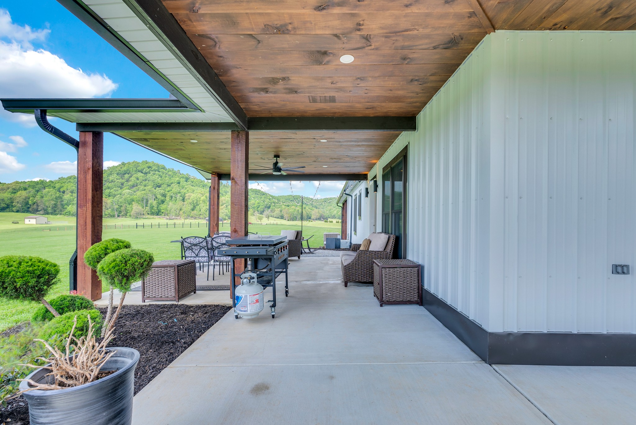 941 Jim Hennessee Rd
