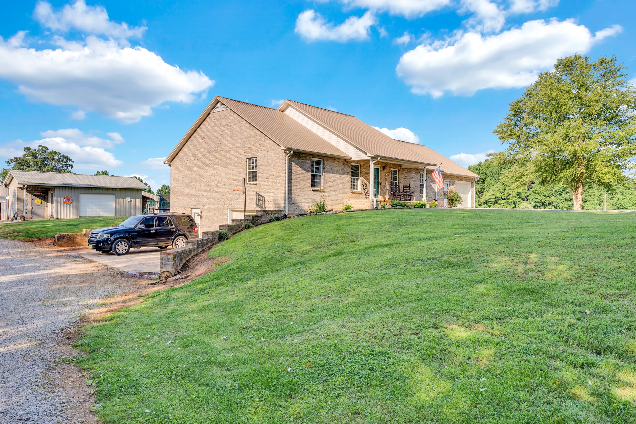 887 Ray Cemetery Rd