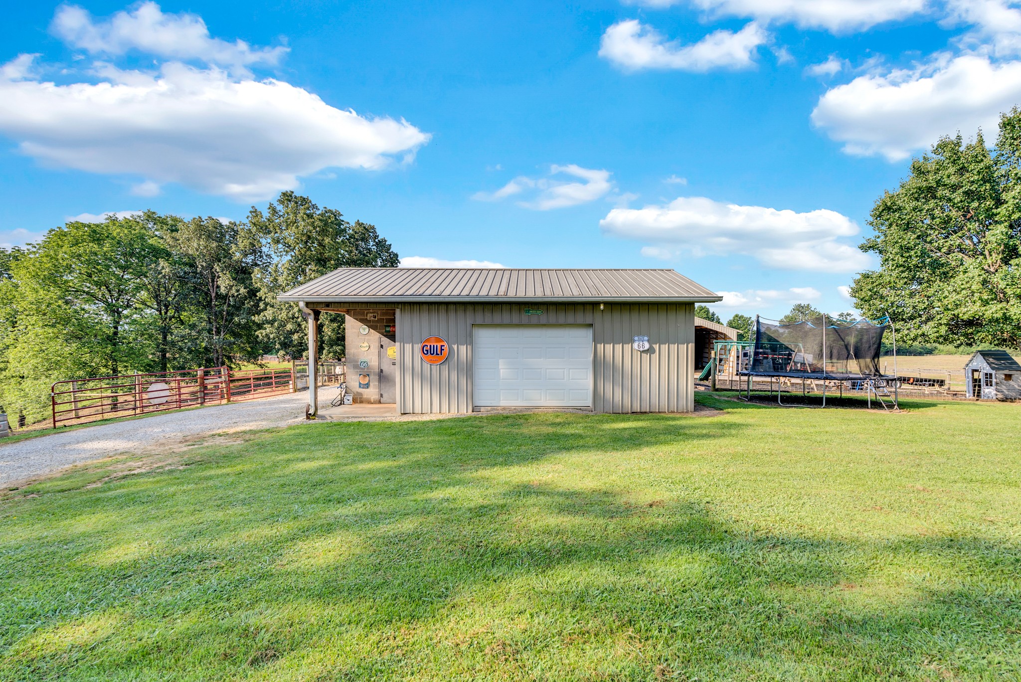 887 Ray Cemetery Rd