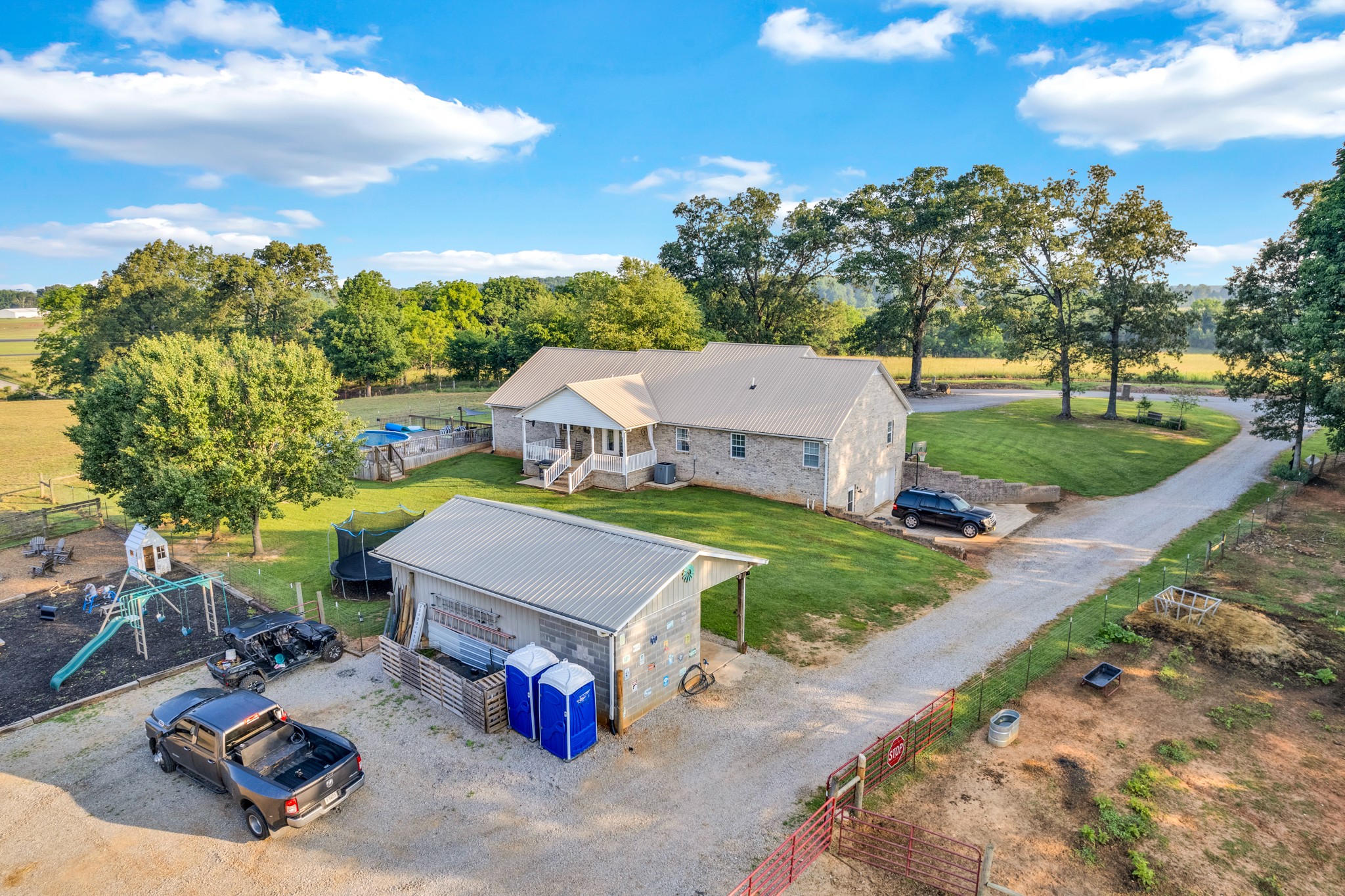 887 Ray Cemetery Rd