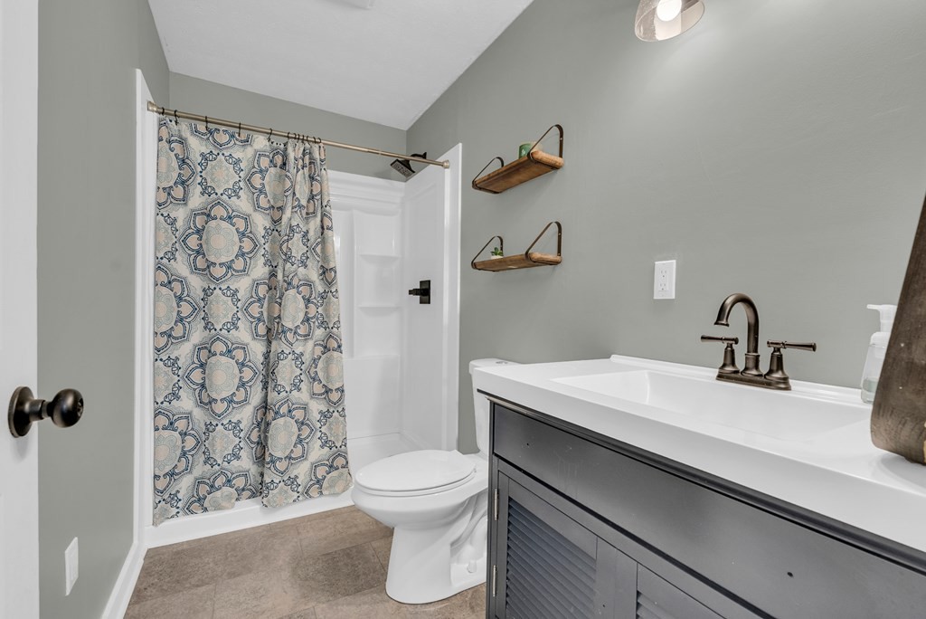 132 Judd Ln