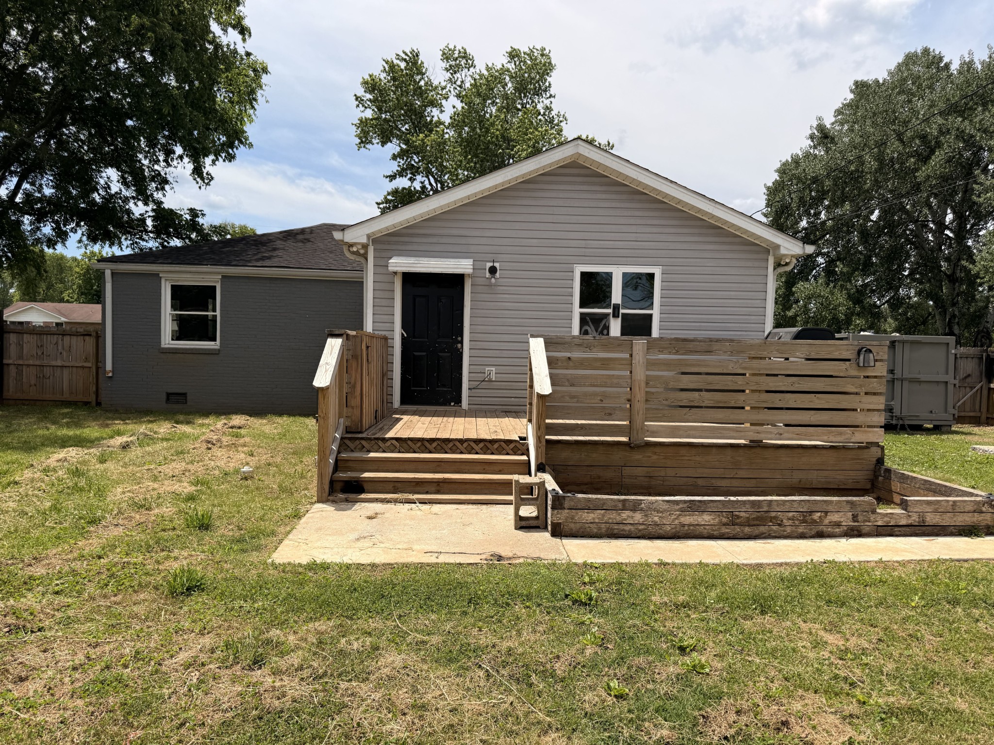 321 Breckinridge Dr