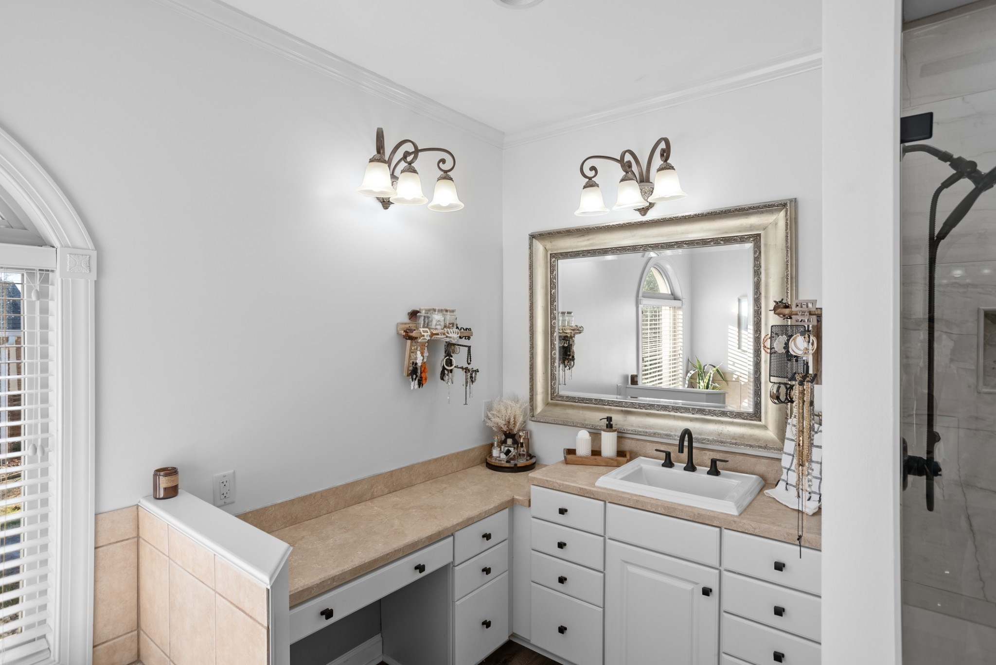 3552 Tolbert Dr