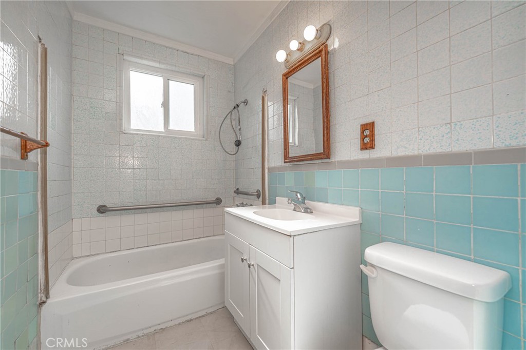 1326 Davidson Avenue