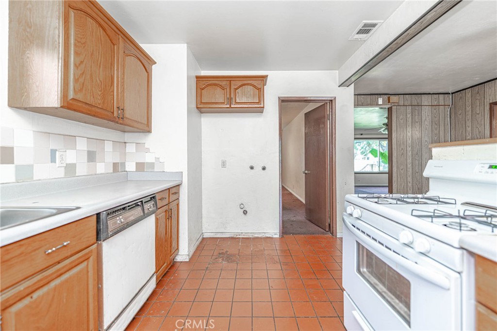 1326 Davidson Avenue