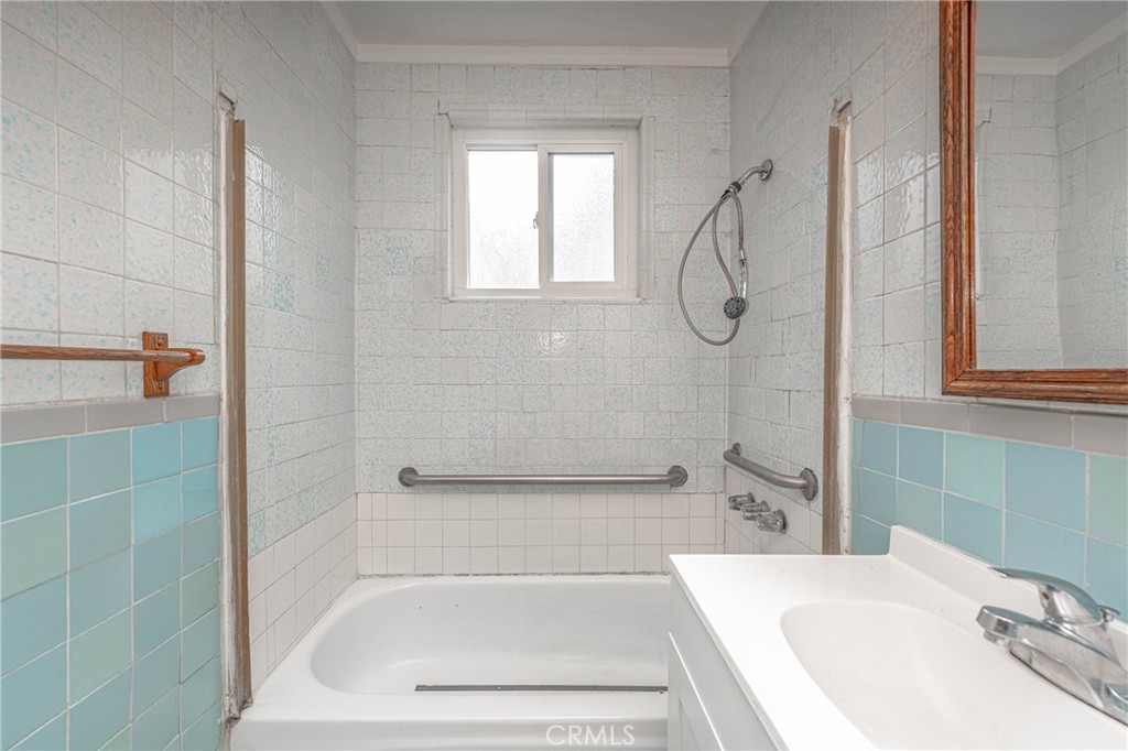 1326 Davidson Avenue