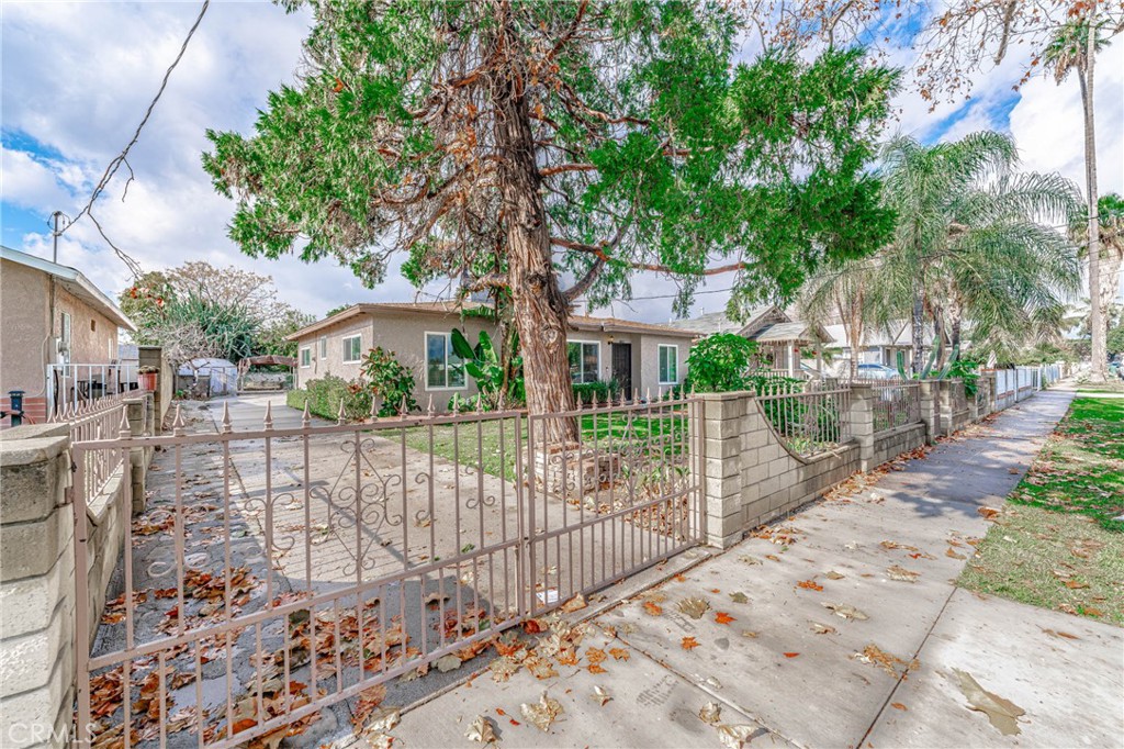 1326 Davidson Avenue