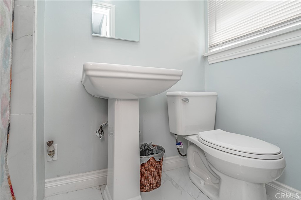 3631 N Arrowhead Avenue