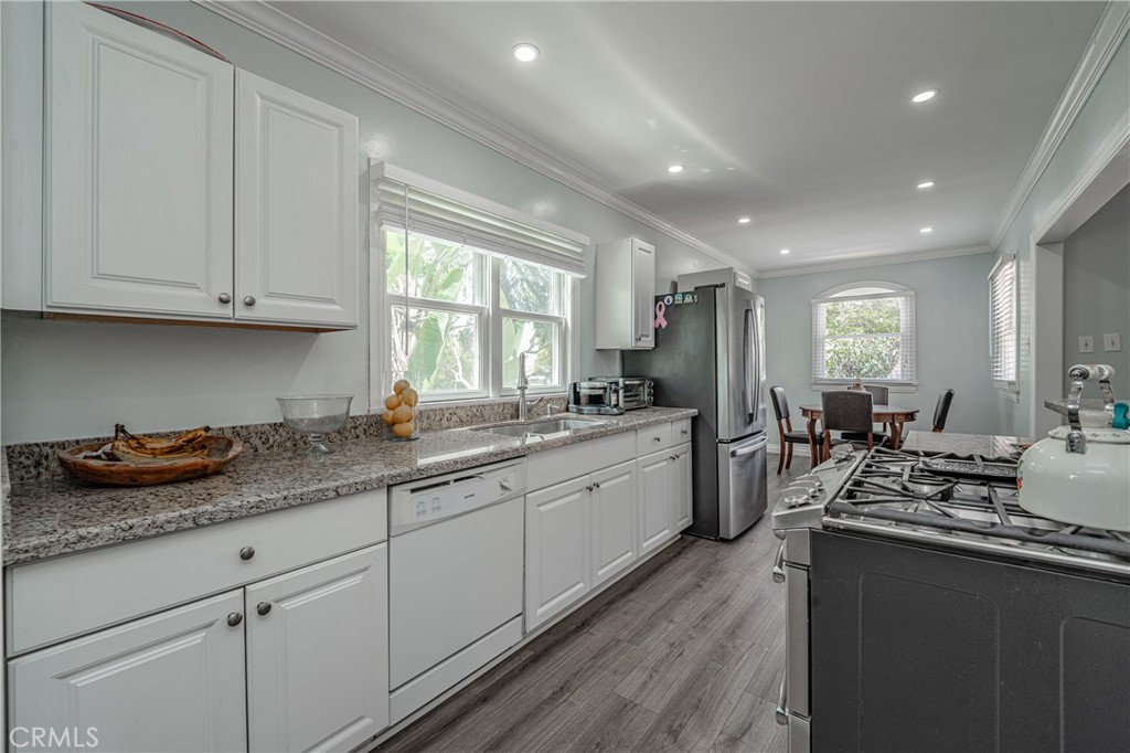 3631 N Arrowhead Avenue