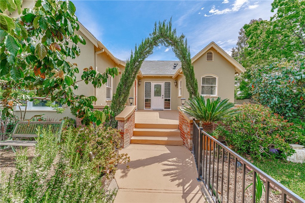 3631 N Arrowhead Avenue