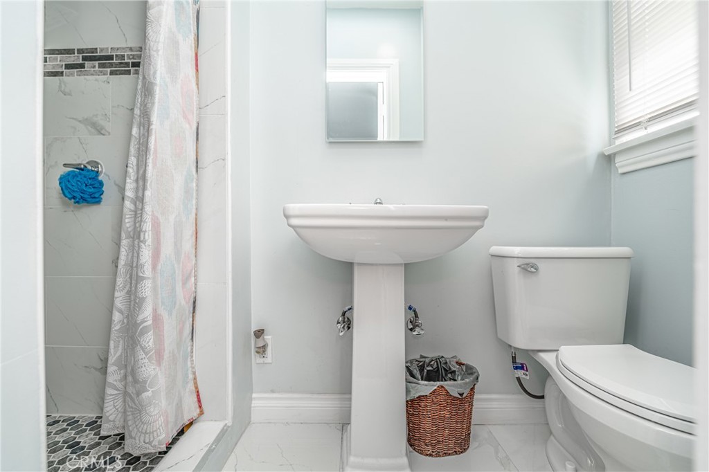 3631 N Arrowhead Avenue