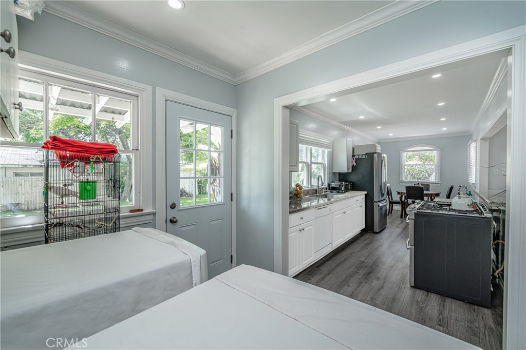 3631 N Arrowhead Avenue