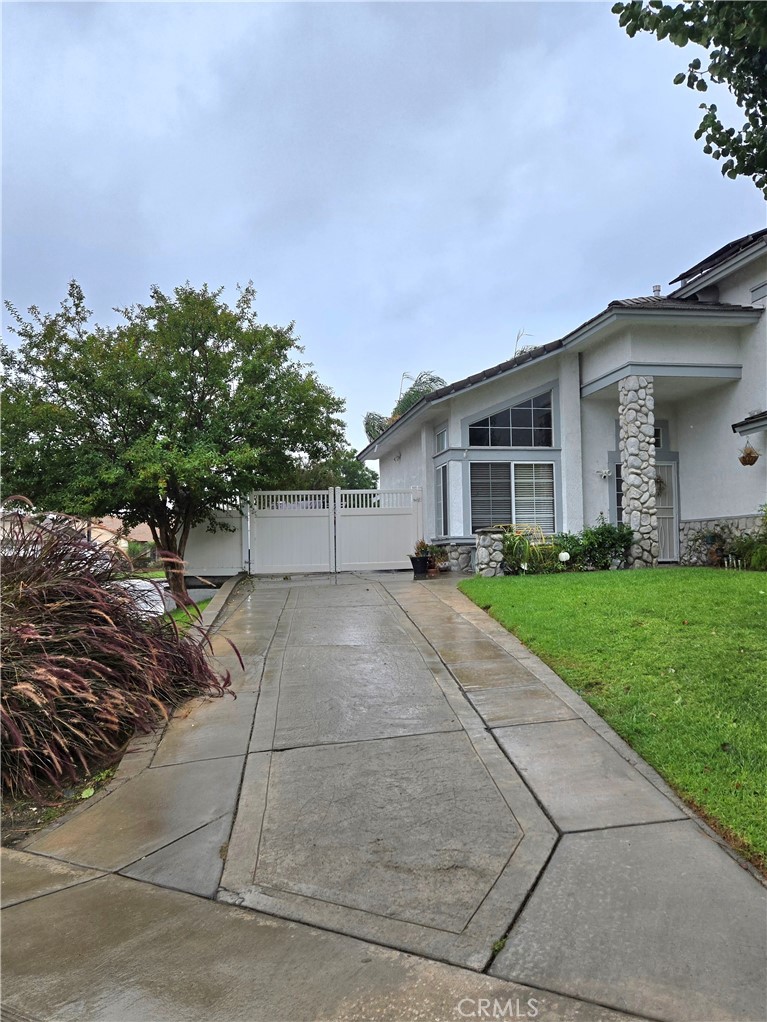 5736 N I Street