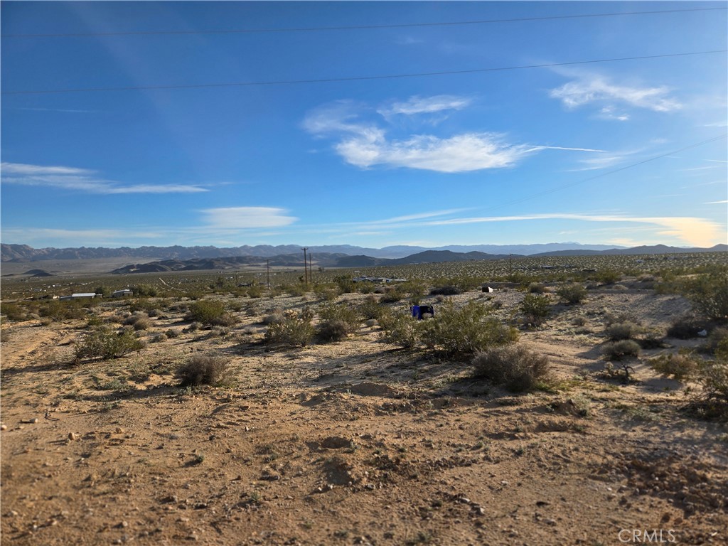 68243 Pioneer Trail