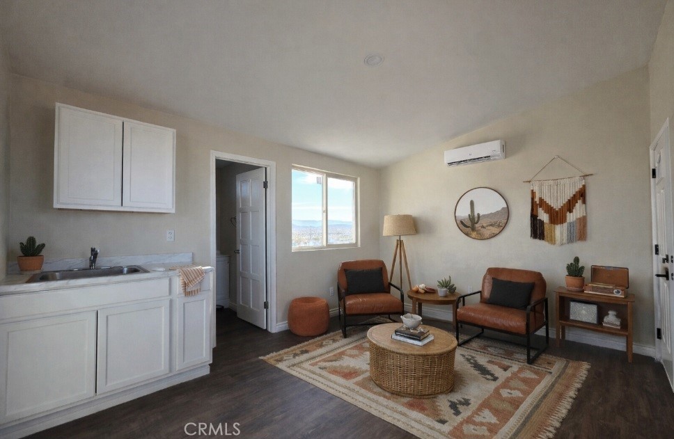 68243 Pioneer Trail