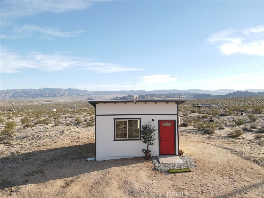 68243 Pioneer Trail