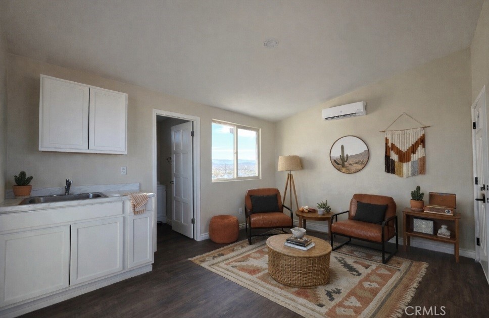 68243 Pioneer Trail
