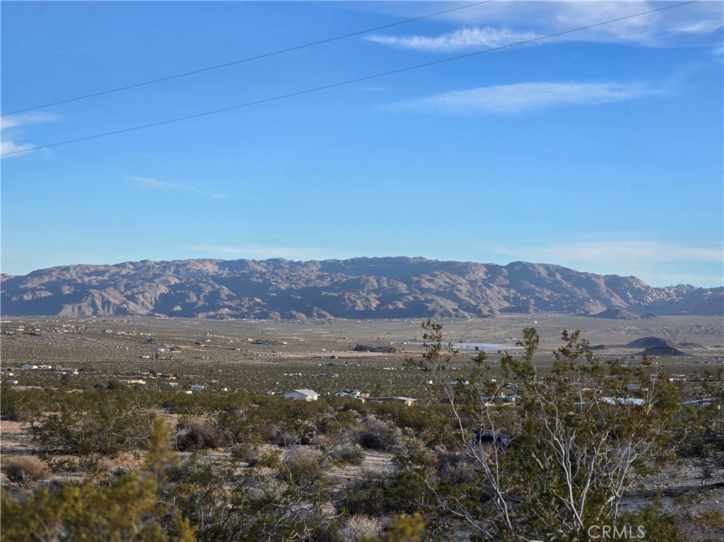 68243 Pioneer Trail