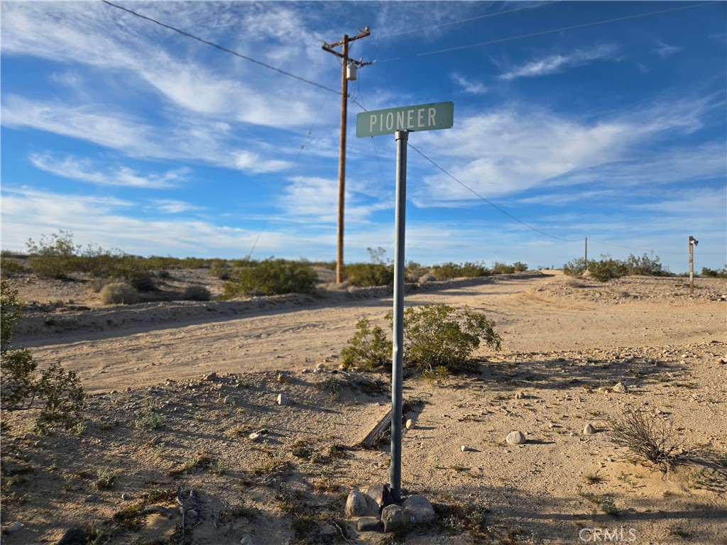 68243 Pioneer Trail