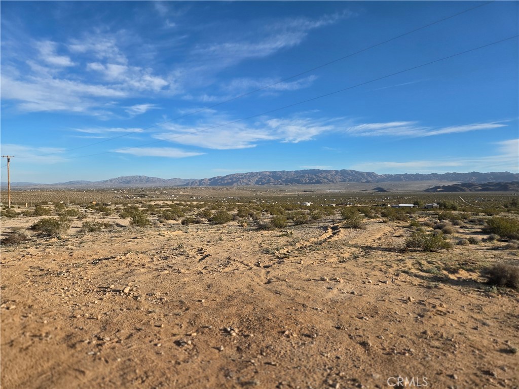68243 Pioneer Trail