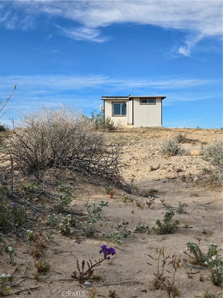 68243 Pioneer Trail