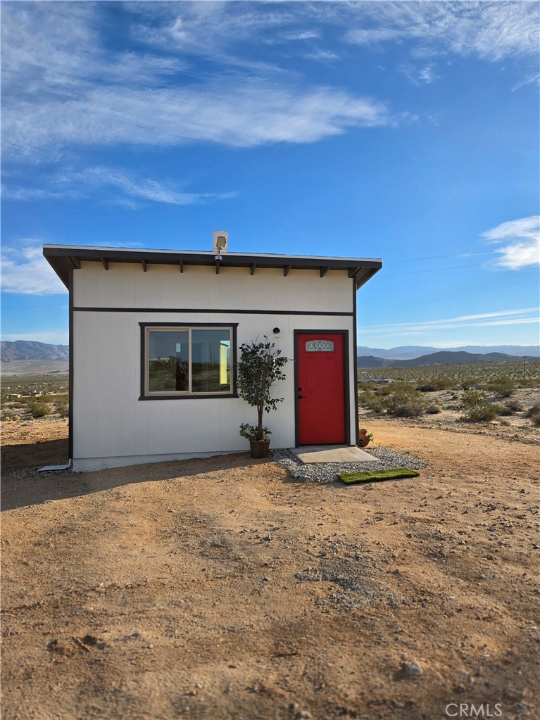 68243 Pioneer Trail