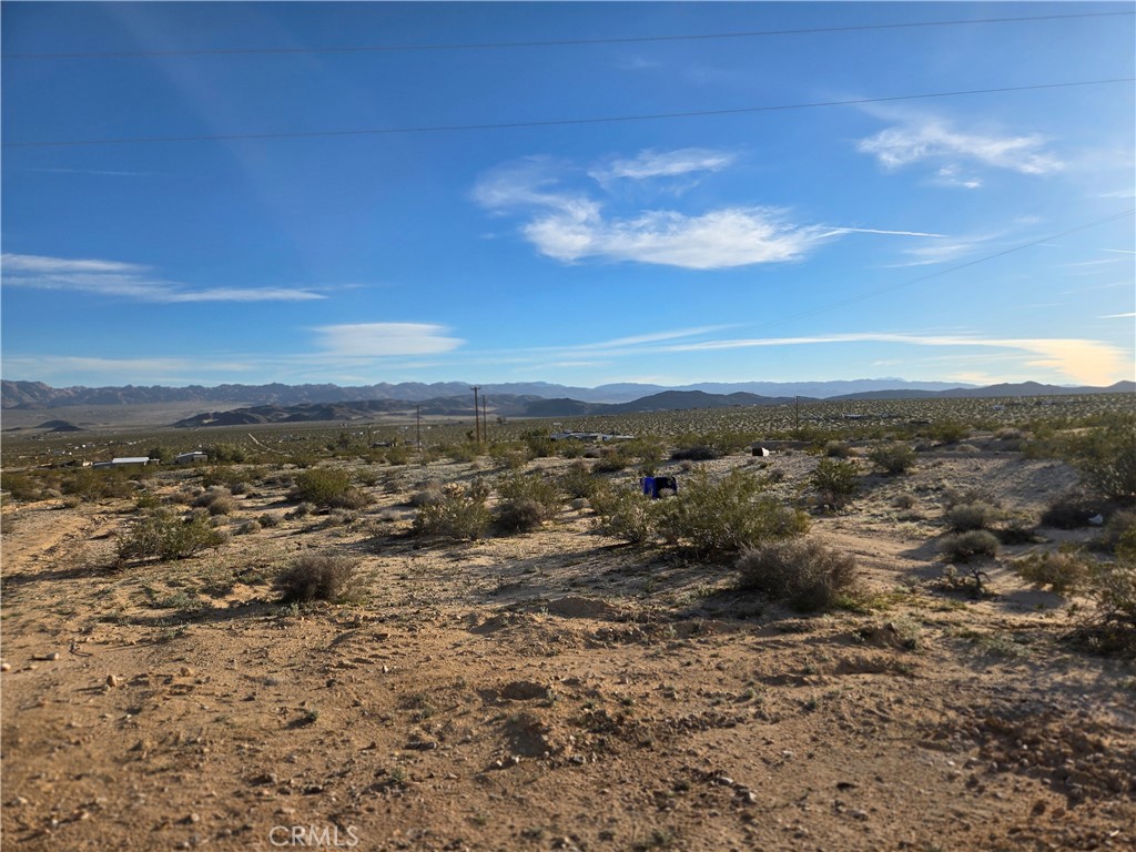 68243 Pioneer Trail