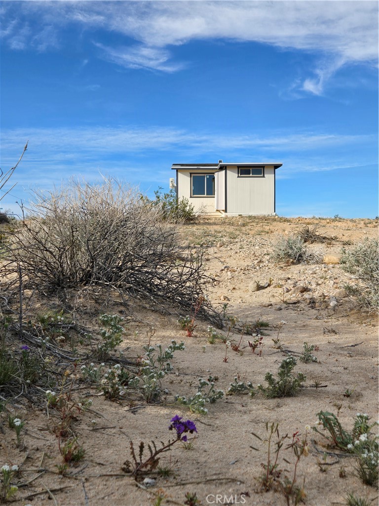68243 Pioneer Trail