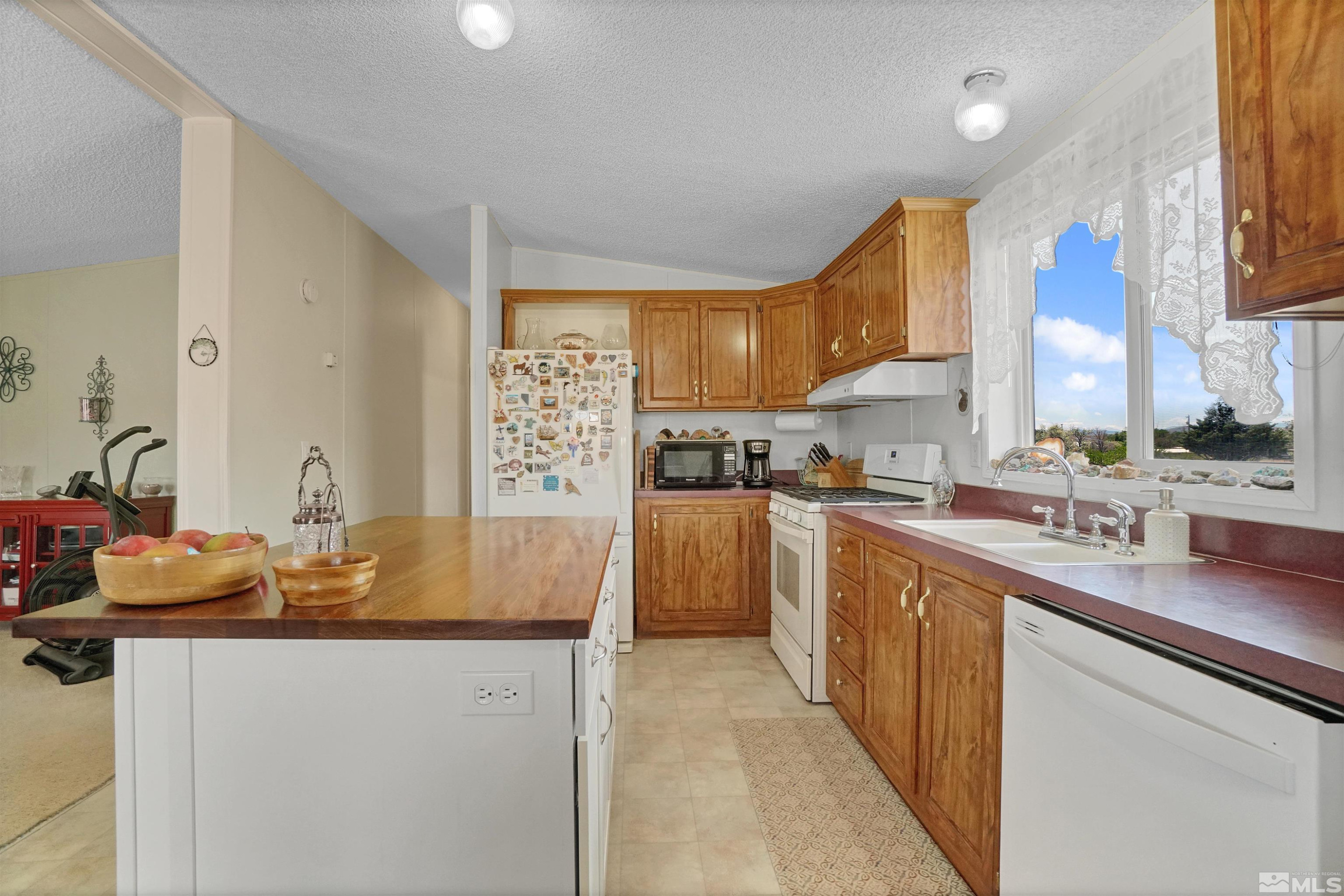 5295 Meadow Lane