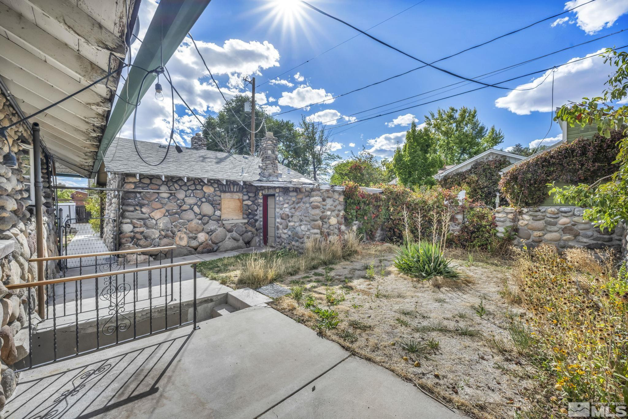 1035 Lander Street